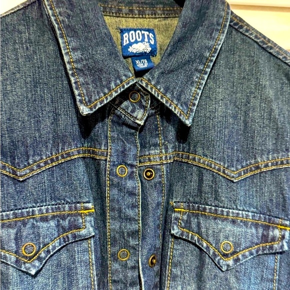 👕💙 Vintage ROOTS Authentic Demin Jean Shirt with Push Buttons - size XL👕💙 - Picture 1 of 16